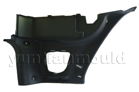 汽車(chē)門(mén)飾模具02